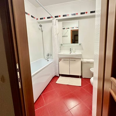 Cozy furnished 90 m² apartment for rent in Botanica, Chișinău, Moldova