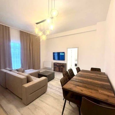 Apartamento amplio y confortable de 3 habitaciones, 80 m² con terraza en alquiler, Bucarest, Rumanía