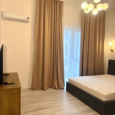 Apartamento amplio y confortable de 3 habitaciones, 80 m² con terraza en alquiler, Bucarest, Rumanía