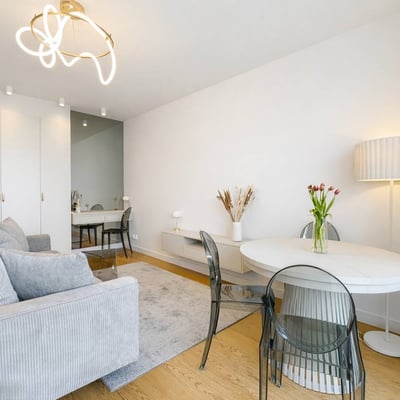 Alquiler de apartamento moderno y luminoso de 2 habitaciones, 43 m², Mokotów, Varsovia, Polonia