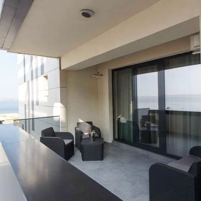 Аренда светлой квартиры с балконом и красивым видом, 60 м², Мамая, Констанца, Румыния