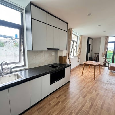 Comfortable furnished apartment with balcony for rent, Hai Chau, Da Nang, Vietnam