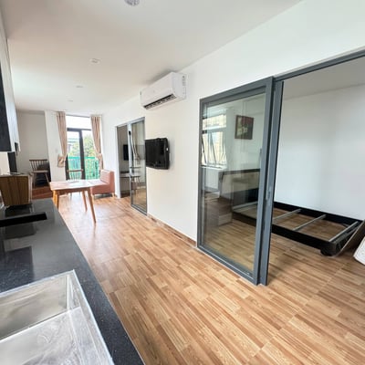 Comfortable furnished apartment with balcony for rent, Hai Chau, Da Nang, Vietnam