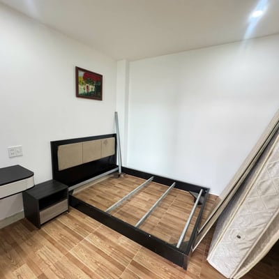 Comfortable furnished apartment with balcony for rent, Hai Chau, Da Nang, Vietnam