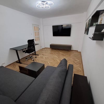 Location appartement confortable avec balcon, 70 м², Secteur 4, Bucarest, Roumanie