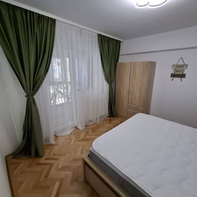 Location appartement confortable avec balcon, 70 м², Secteur 4, Bucarest, Roumanie