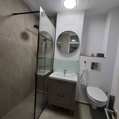 Komfortable wohnung mit balkon zur miete, 70 м², Sektor 4, Bukarest, Rumänien