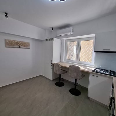 Komfortable wohnung mit balkon zur miete, 70 м², Sektor 4, Bukarest, Rumänien