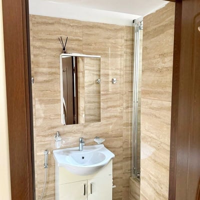 Comfortable furnished house with yard for rent, Constanța, Romania