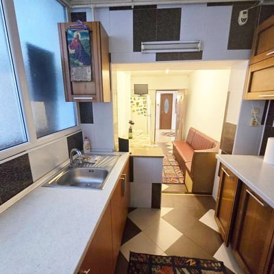 Spacious apartment with balcony for rent, 100 m², Constanța, Romania