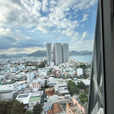 Geräumige möblierte wohnung mit blick auf stadt und meer zur miete, 74 м², Nha Trang, Vietnam