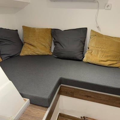 Location appartement confortable, meublé, sur deux étages, 55 m², Vračar, Belgrade, Serbie