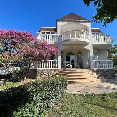 Location villa spacieuse proche de la mer, 1200 m², Alen Mak, Varna, Bulgarie