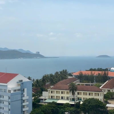 Аренда просторной меблированной квартиры с панорамным видом на море, 74 м², Нячанг, Вьетнам