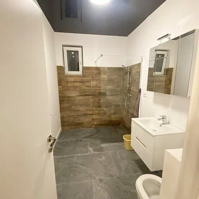 Аренда современной, комфортной квартиры с балконом, Мамая Сат, Румыния