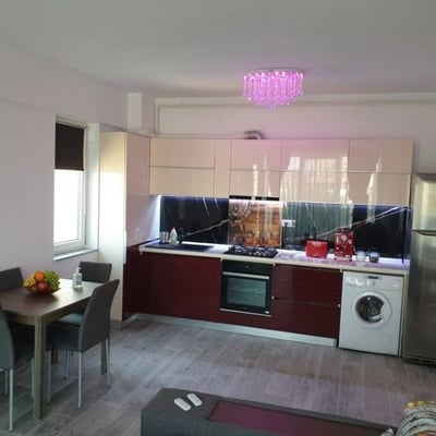 Alquiler de apartamento cómodo, amueblado, 50 m², Mamaia Sat, Rumanía