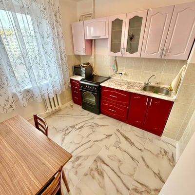 Alquiler de apartamento limpio, renovado, amueblado, Centro, Chișinău, Moldavia