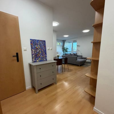 Аренда уютной, просторной квартиры, 61 м², Новая Вракуня, Братислава, Словакия