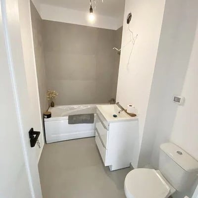 Аренда светлой, комфортной квартиры с балконом, Мамая Сат, Румыния