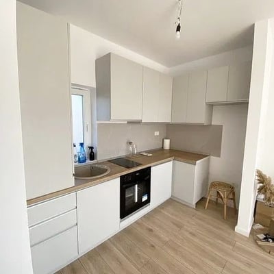 Аренда светлой, комфортной квартиры с балконом, Мамая Сат, Румыния