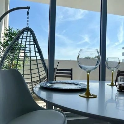 Аренда светлой, комфортной квартиры с балконом, Мамая Сат, Румыния