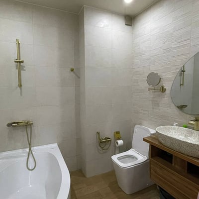 Alquiler de apartamento luminoso, cómodo, amueblado, 100 m², Batumi, Georgia