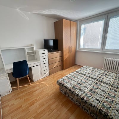 Alquiler de apartamento amplio, amueblado, Vrakuňa, Bratislava, Eslovaquia