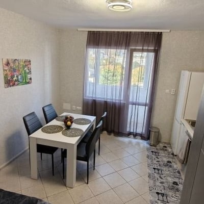 Location appartement spacieux, meublé, quartier Levski, Varna, Bulgarie