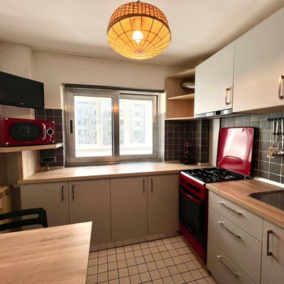 Alquiler de apartamento cómodo, amueblado, 58 m², Sector 1, Bucarest, Rumanía