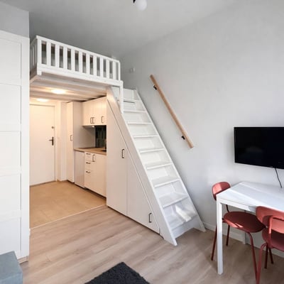 Location appartement compact, lumineux, 20 м², Wola, Varsovie, Pologne