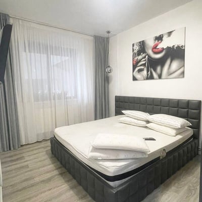 Location appartement moderne, cosy, avec terrasse, Mamaia Sat, Roumanie