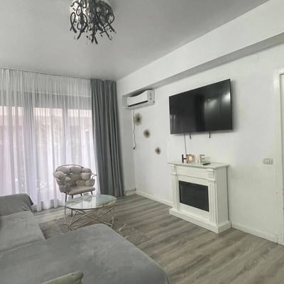 Location appartement moderne, cosy, avec terrasse, Mamaia Sat, Roumanie