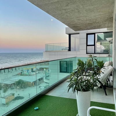 Spacious apartment with stunning sea view for rent, Mamaia, Romania