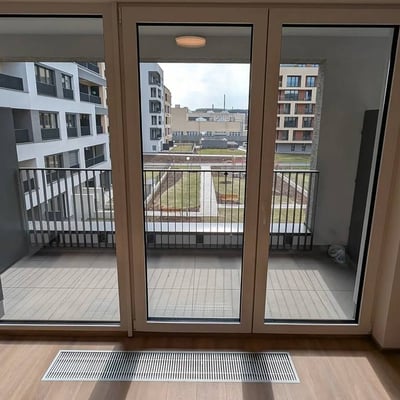 Аренда современной и просторной студии с лоджией, 47 м², Глоубетин, Прага 9, Чехия