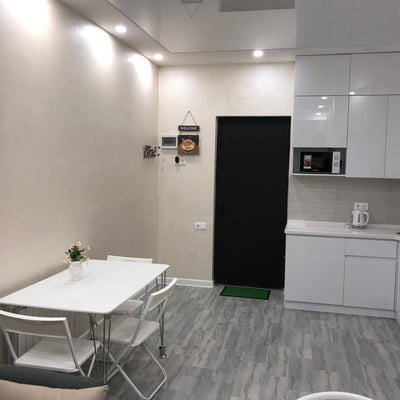 Location d’un appartement lumineux, propre et meublé avec balcon, 42 м², Batoumi, Géorgie