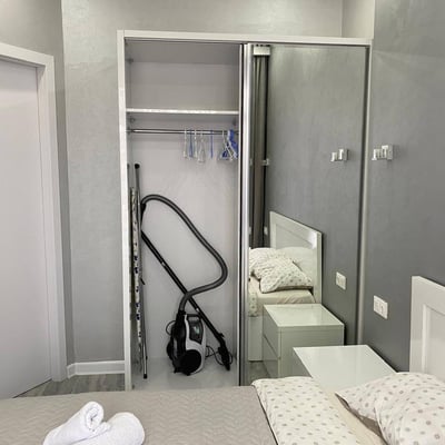 Location d’un appartement lumineux, propre et meublé avec balcon, 42 м², Batoumi, Géorgie