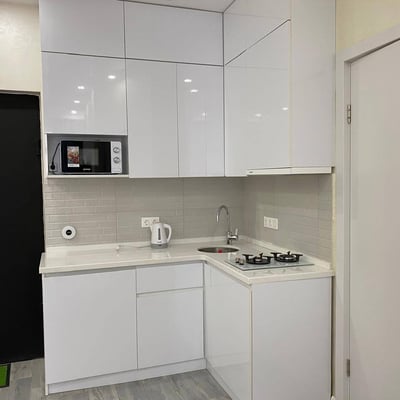 Location d’un appartement lumineux, propre et meublé avec balcon, 42 м², Batoumi, Géorgie