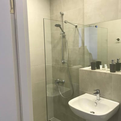 Location d’un appartement lumineux, propre et meublé avec balcon, 42 м², Batoumi, Géorgie