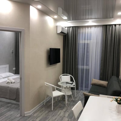 Location d’un appartement lumineux, propre et meublé avec balcon, 42 м², Batoumi, Géorgie