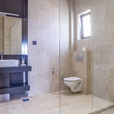 Stilvolle zweistöckige 3-Zimmer-Wohnung mit Terrasse zur Miete, 103 m², Stadtzentrum, Belgrad, Serbien