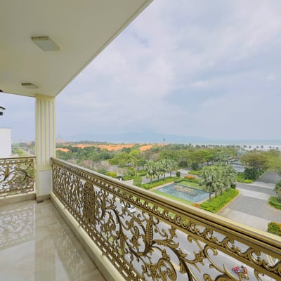 Spacious, bright apartment with balcony for rent, Da Nang, Vietnam