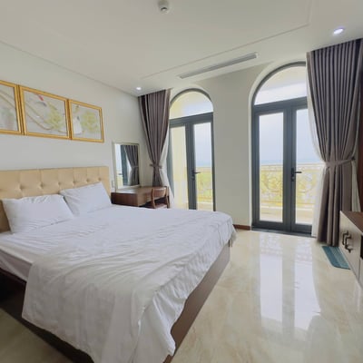 Spacious, bright apartment with balcony for rent, Da Nang, Vietnam