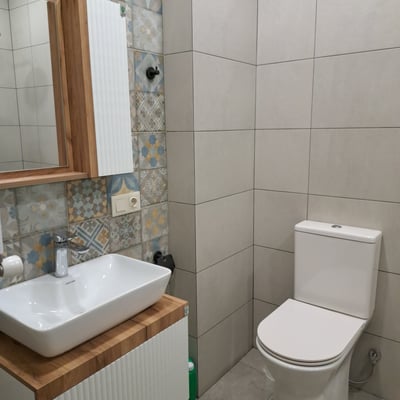 Alquiler de moderno y cómodo apartamento, Big Digomi, Tbilisi, Georgia