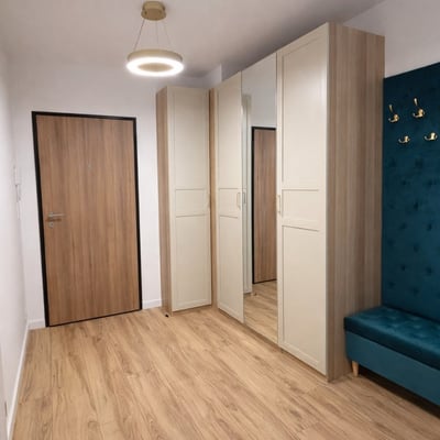 Alquiler de amplio y moderno apartamento, 83 m², Wawer, Varsovia, Polonia