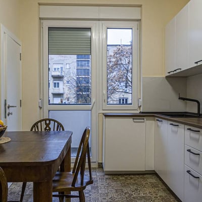 Alquiler de amplio apartamento amueblado, 85 m², Vracar, Belgrado, Serbia