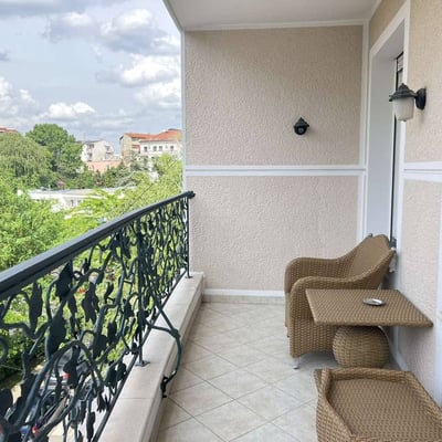 Bright, spacious apartment for rent, 100 m², Vracar, Belgrade, Serbia