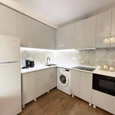 Alquiler de luminoso y limpio apartamento, 48 m², Batumi, Georgia