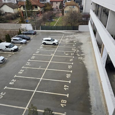 Location d’un appartement confortable et meublé avec place de parking, 64 м², Mamaia Sat, Roumanie