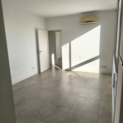 Alquiler de luminoso apartamento dúplex de 3 ambientes, Villa Urquiza, Buenos Aires, Argentina