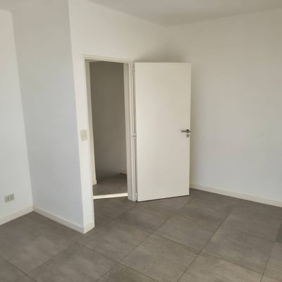 Alquiler de luminoso apartamento dúplex de 3 ambientes, Villa Urquiza, Buenos Aires, Argentina